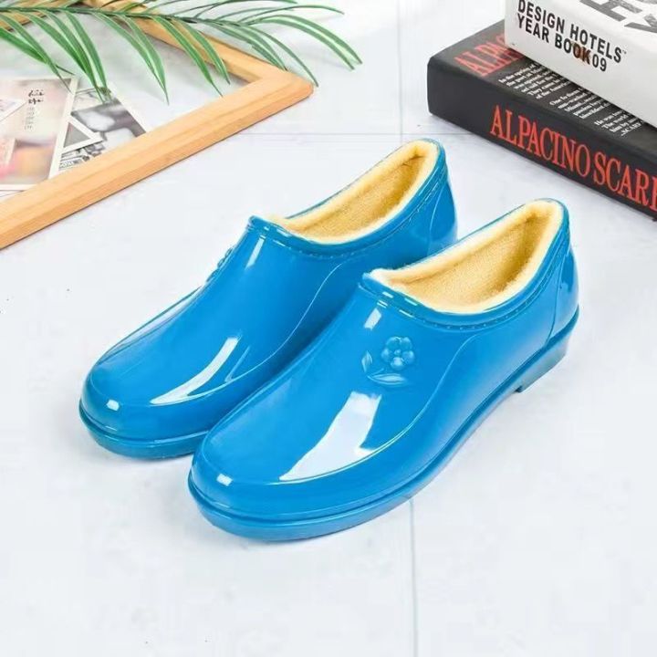 Low-Top%20Waterproof%20Shoes%20Shallow%20Mouth%20Rain%20Shoes%20Rain%20Boots%20Korean%20Floral%20Home%20Rubber%20Shoes%20Crystal%20Shoe%20Cover%20Women's%20Short%20Fashion%20-%20Image%202