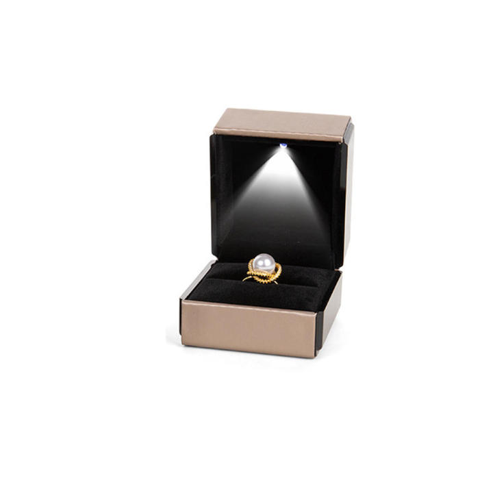 High-end%20creative%20led%20lighting%20jewelry%20box%20proposal%20ring%20box%20jewelry%20pendant%20box%20brushed%20PU%20splicing%20jewelry%20box%20-%20Image%208
