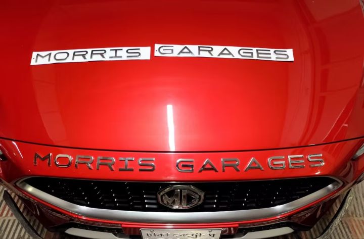 MORRIS GARAGES MG logo 3D letters with Vinyl stickers for MG ZS, MG HS, MG5, MG Cyberster。