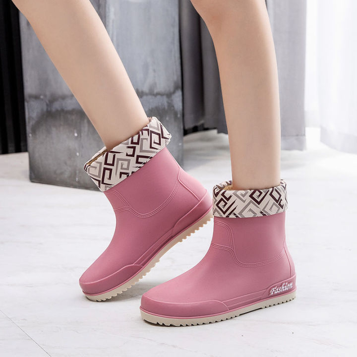 Japanese%20Rain%20Boots%20Women's%20Fashion%20Wear-Resistant%20Rain%20Boots%20Short%20Tube%20Mid-Calf%20Waterproof%20Non-Slip%20Kitchen%20Work%20Rubber%20Shoes%20Shoe%20Cover%20-%20Image%205