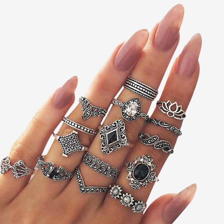 Hypoallergenic%20Alloy%20&%20Silver/Gold%20Plated%2015-Piece%20Vintage%20&%20Minimalist%20Stackable%20Ring%20Set%20%E2%80%93%20Stylish%20Jewellery%20for%20Women%20and%20Girls%20-%20Image%202