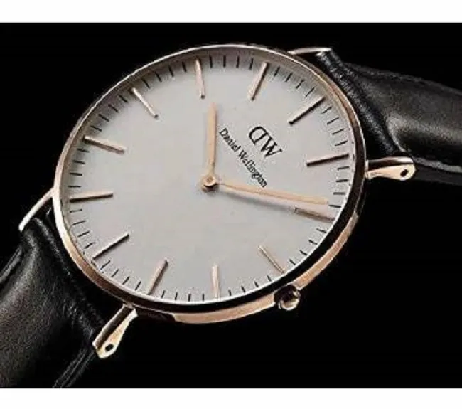 WD01%20Leather%20Analog%20Watch%20For%20Men%20-%20Black%20And%20White%20-%20Image%206