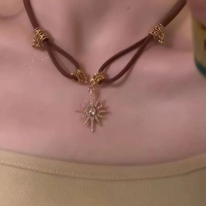 Fashion%20Alloy%20Clavicle%20Choker%20Jewelry%20Retro%20Pendant%20Necklace%20Light%20Weight%20Simple%20Style%20Love%20Drop%20Necklace%20-%20Image%205