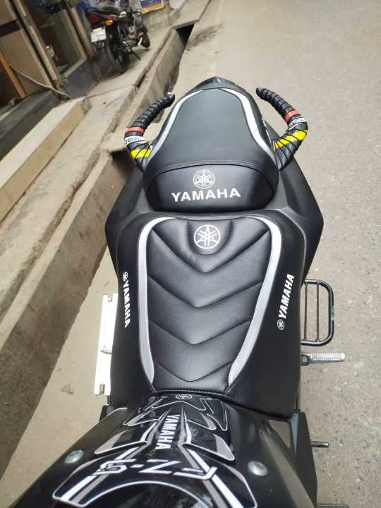 Fzsv2%20silver%20color%20premium%20modified%20seat%20cover%20-%20Image%202