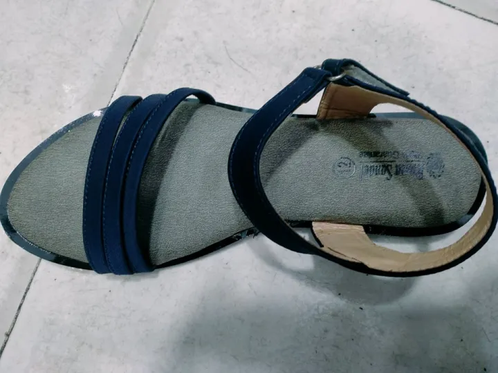 Trendy%20Flat%20Sandals%20for%20Girls%20Womens%20Flat%20Regular%20Shoes%20New%20Fashionable%20Ladies%20Flat%20Slipper%20Sandals%20New%20Premium%20Sandal%20for%20Girls%20-%20Image%204