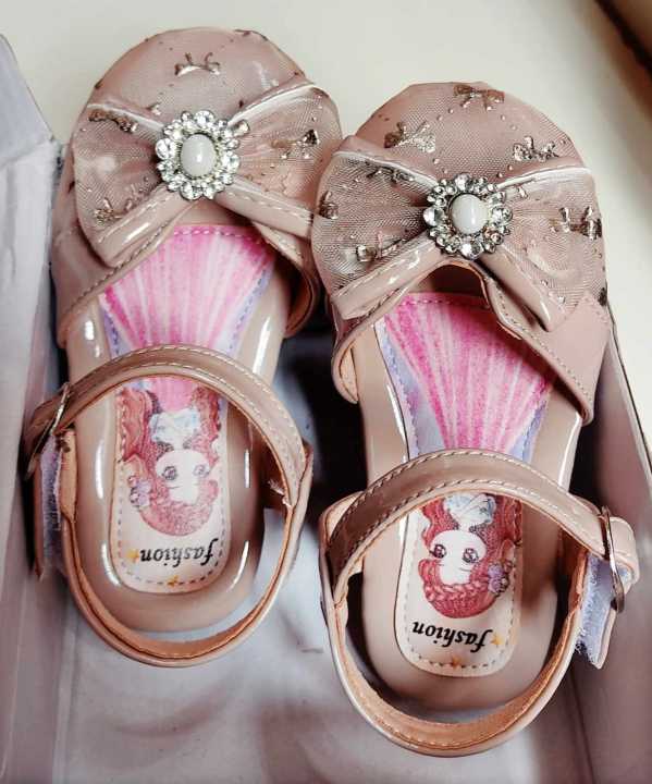 Kids%20princess%20sandals%20%20summer%20new%20baby%20ISA%20girls%20fashion%20bow%20soft%20soled%20anti%20slip%20beach%20shoes%20-%20Image%203