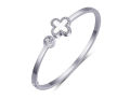 Alloy material Four-leaf clover bracelet.