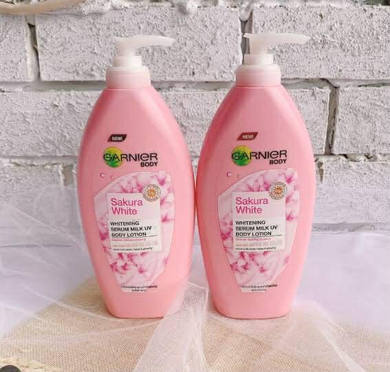 Garnier%20Skin%20Natural%20New%20Sakura%20Glow%20Hyaluron%20Body%20Serum%20Lotion%20-%20400ml%20-%20Image%205