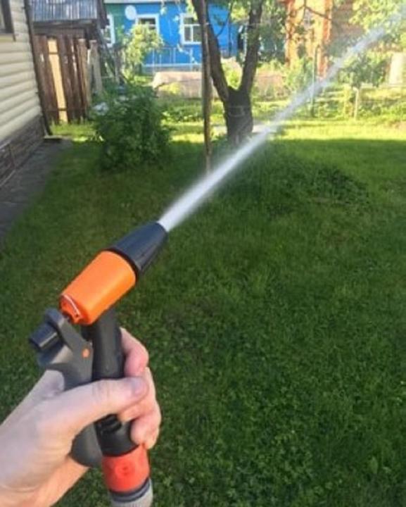 High%20Speed%20Water%20Jet%20Sprayer%20+%20Free%20pipe%20-%20Image%202