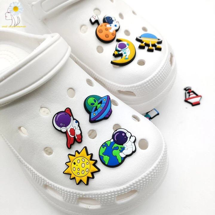 10PCS%20Random%20Color%20Shoe%20Decoration%20crocs%20Charms%20for%20Clog%20Sandals,%20Kawaii%20Cartoon%20jibbitz%20Shoes%20Pins%20for%20Kids%20Boy%20Girl%20Party%20Gifts%20-%20Image%204