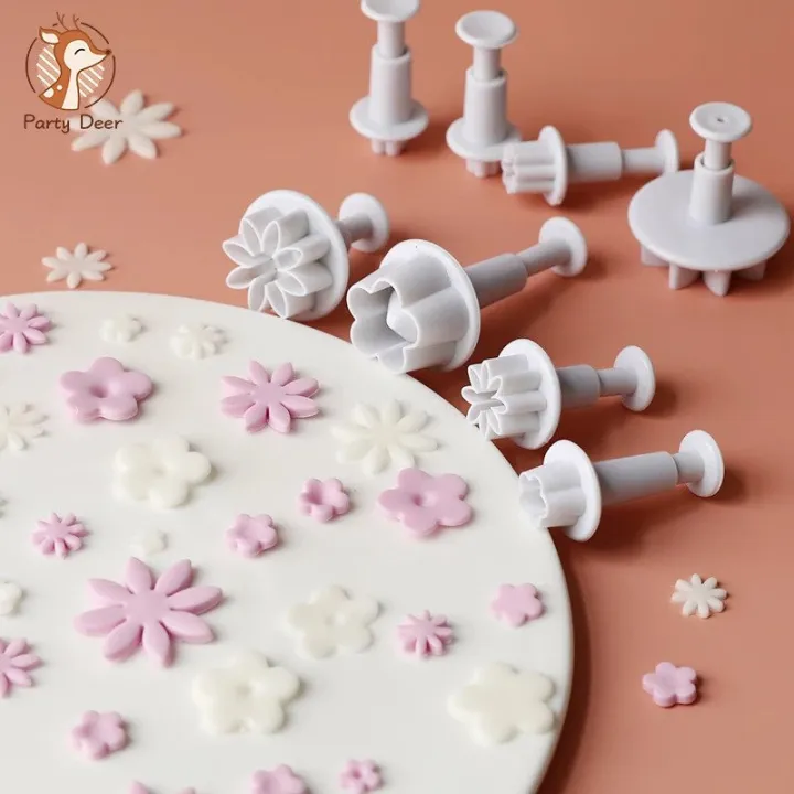 4pcs%20Little%20Flower%20Shape%20Plastic%20Plunger%20Fondant%20Cutter%20Set%20%E2%80%93%20Cake%20Decorating%20Tools%20-%20Image%204