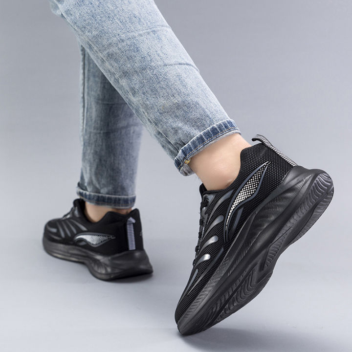 Men's%20Sports%20Shoes%2020223%20Autumn%20Lightweight%20Sneaker%20Adhesive%20Leather%20Surface%20Men's%20Running%20Shoes%20Trendy%20Contrast%20Color%20Men's%20Shoes%20-%20Image%203