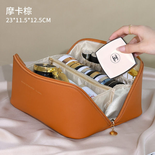 Large%20Capacity%20Waterproof%20Cosmetic%20Bag%20%E2%80%93%20Stylish%20PU%20Leather%20Travel%20Organizer%20-%20Image%203