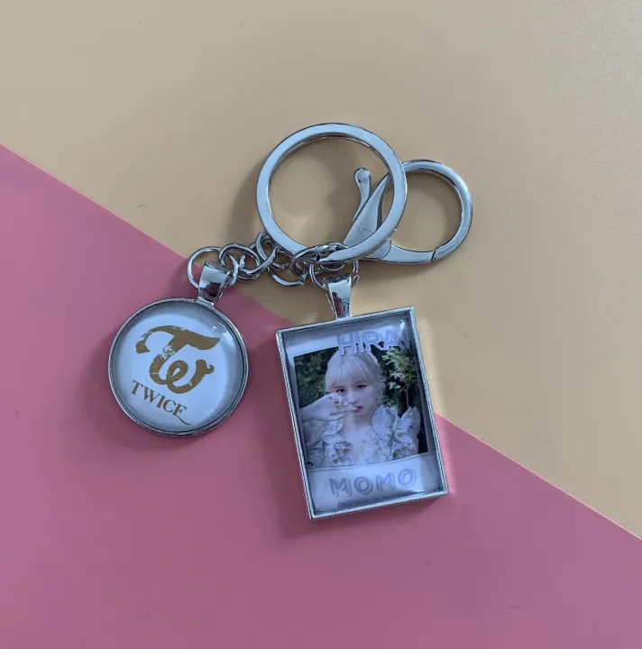 1pcs%20Kpop%20TWICE%20Keychain%20new%20album%20more%20more%20TWICE%20Metal%20key%20chain%20Pendant%20-%20Image%202