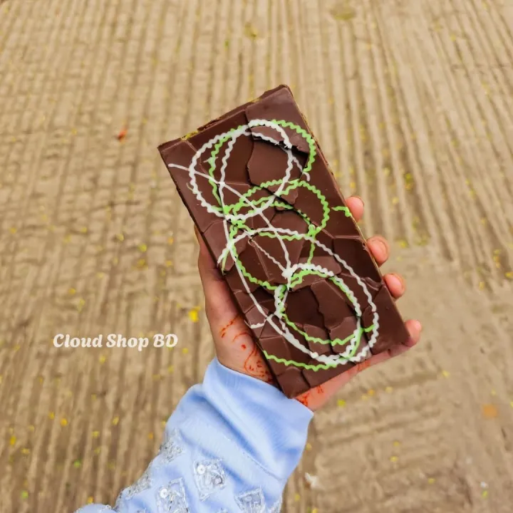 Premium%20Kunafa%20Chocolate%20Bar%20Loaded%20with%20Real%20Pistachio%20150%20gm%20-%20Image%203