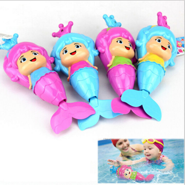 【Trick or Treat Alliance Mall】New Bath Toy Clockwork Dabbling Floating Swimming Wound Up Water Play Cartoon Educationa Learning Bath