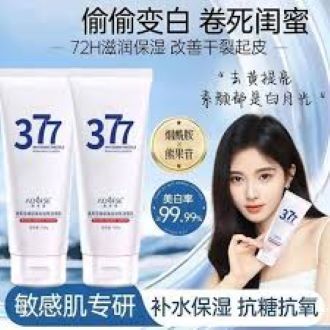 377%20Whitening%20Freckle%20Removing%20Cleanser%20100g%20-%20Image%207