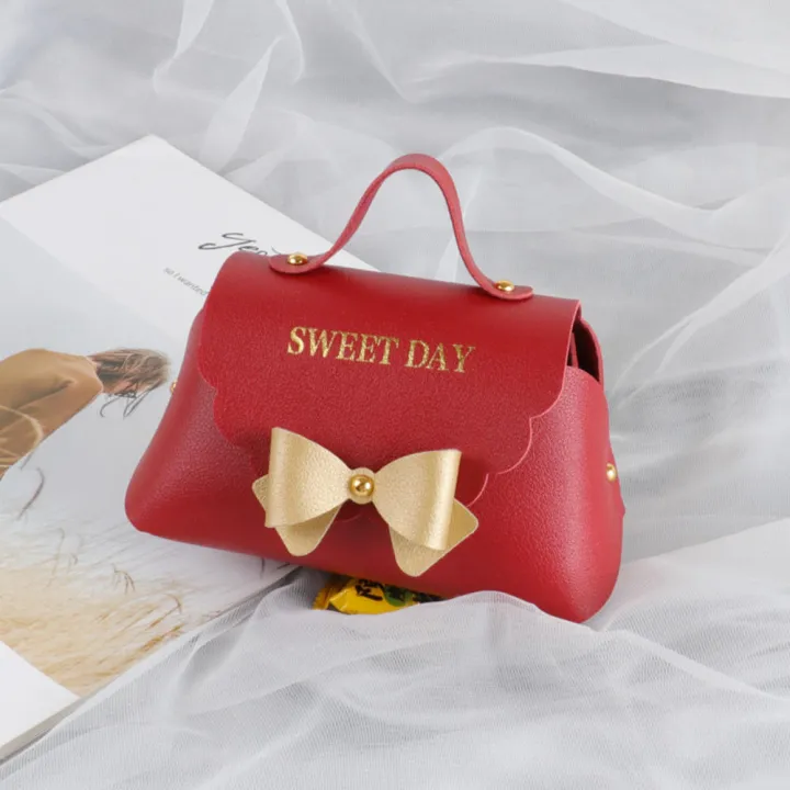 Wedding%20Gift%20Box%20Bag%20Chocolate%20Box%20Wedding%20Handbag%20Candy%20Boxes%20Creative%20Leather%20Gifts%20Box%20Wedding%20Favors%20Box%20Leather%20Gift%20Box%20Bag%20-%20Image%205