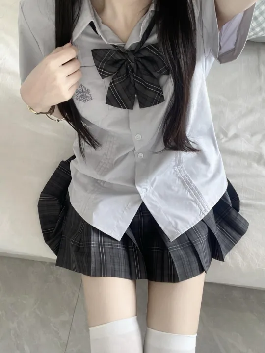 Thai%20School%20Uniform%20College%20Style%20All-Match%20Embroidered%20Water%20Gray%20ShirtjkUniform%20Shirt%20Stripes%20-%20Image%203