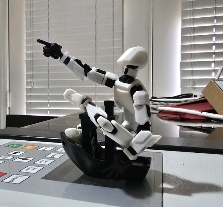 Articulated%203D%20Printed%20Dummy%20Figure%20%7C%20Fully%20Poseable%20Robot%20Mannequin%20%7C%20Desk%20Toy,%20Stop%20Motion%20Figure,%20Drawing%20Reference%20Model%20%7C%20Mechanical%20Human%20Action%20Figure%20for%20Artists,%20Creators%20&%20Collectors%20-%20Image%205