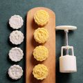 Kitchen Accessories 50g Mooncake Mold Plastic 3D Pattern Pastries Dessert Mold Mini Non-stick Cookie Cake Mould Baking Enthusiasts.