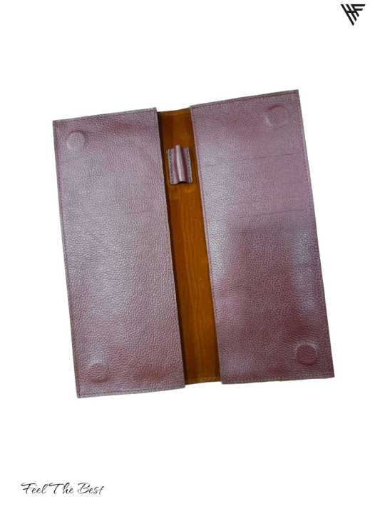 Leather%20Checkbook%20Holder%20%E2%80%93%20Stylish,%20Functional%20&%20Lightweight%20-%20Image%202