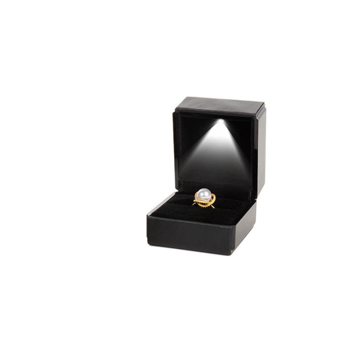 High-end%20creative%20led%20lighting%20jewelry%20box%20proposal%20ring%20box%20jewelry%20pendant%20box%20brushed%20PU%20splicing%20jewelry%20box%20-%20Image%209