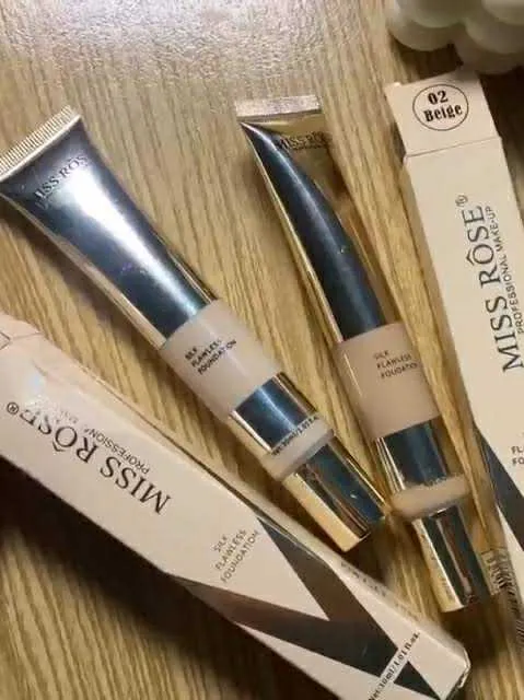 Miss%20Rose%20Silk%20Flawless%20Foundation%2030ml%20-%20Image%202