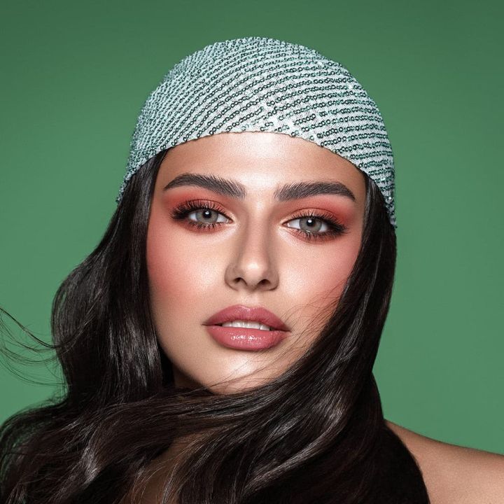 BELLA%20Gray%20Olive%20Elite%20Color%20Contact%20Lens%20with%20kit%20box%20-%20Image%204