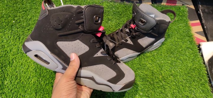 Jordan%20Nikee%20Men's%20Air%206%20Retro%20Hi%20Top%20Basketball%20Synthetic/Fabric%20Sneakers%20-%20Image%204