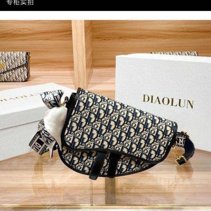 WW5%20Light%20Luxury%20Premium%20Leather%20Women's%20Bag%202024%20New%20Spring%20Summer%20Fashion%20Embroidery%20Reading%20Saddle%20Bag%20One%20Shoulder%20Oblique%20-%20Image%206