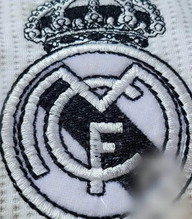 Football%20Club%20Real%20Madrid%20New%20Training%20Jersey%20Kit%20-%20White%20-%20Image%207