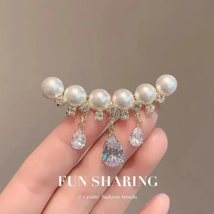High-grade%20temperament%20Pearl%20tassel%20brooch%20crystal%20stone%20brooch%20for%20girls%20and%20women%20-%20Image%202