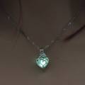 (New)Glow in the Dark Fahion Women Love Heart-haped Hollow Pendant Chain Necklace.