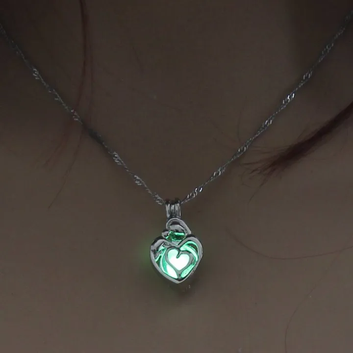 %EF%BC%88New%EF%BC%89Glow%20in%20the%20Dark%20Fahion%20Women%20Love%20Heart-haped%20Hollow%20Pendant%20Chain%20Necklace%20-%20Image%207