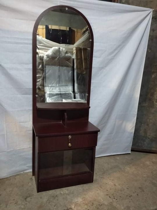 ড্রেসিং টেবিল, আকার; l-18 + w-13 + h-67 inch - dressing table