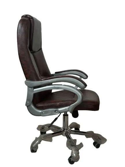 Office%20Revolving%20Client%20Chair-Formal%20Office%20Chair/Executive%20Chair/%20Visitor%20Chair/%20Metal%20Body%20Chair%20Black%20-%20By%20FURNIZONE%20-%20Image%204