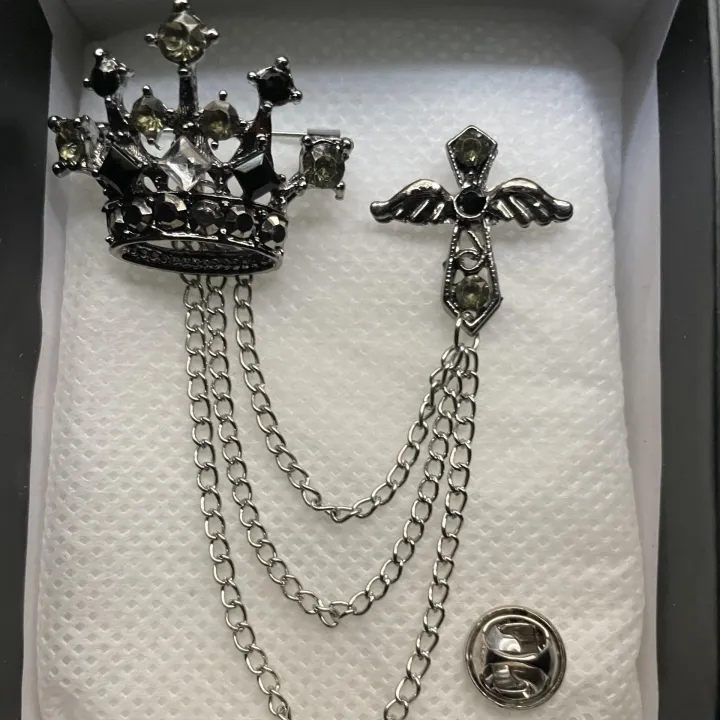 Crown%20Lapel%20Cross%20Wings%20Badge%20Chain%20Brooch%20Men%20Dress%20Pin%20Fashion%20Jewelry%20-%20Image%202