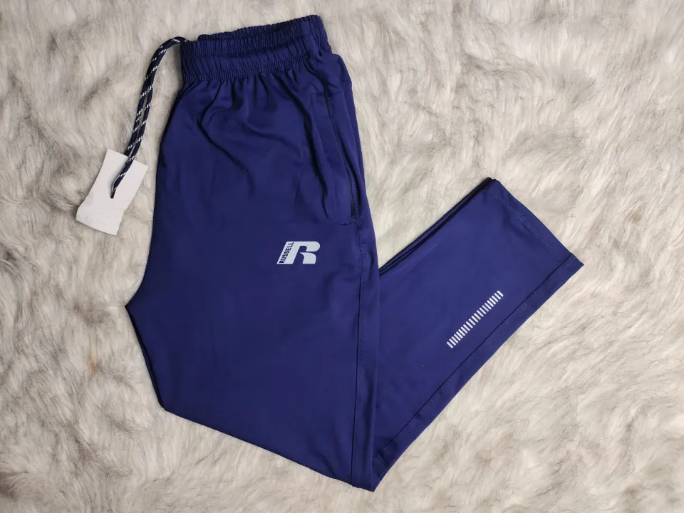 Doggy uslubidagi qizning seksual fotosuratlari Virtual jinsiy aloqa modellari