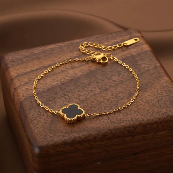 Leaf%20Clover%20New%20Bracelet%20For%20Women%20-%20Image%203