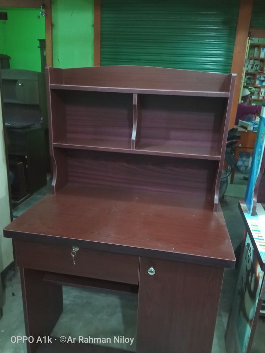 Reading%20Table%20partex%20melamine%20bord%20(%20hight-50inche%20wide-33)%20-%20Image%202