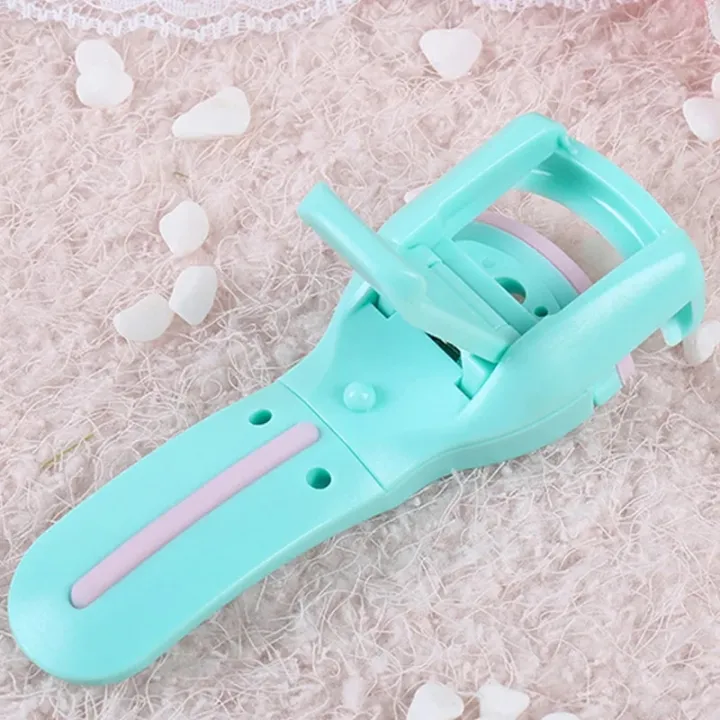 Mini%20Eyelash%20Curler%20Fits%20All%20Eye%20Shapes%20Eyelash%20Comb%20Go%20Curl%20Portable%20Eyelash%20Curler%20for%20Travel%20Eyelash%20Makeup%20Tools%20Set%20-%20Image%205