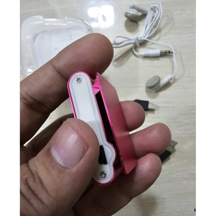 AR02%20Mini%20MP3%20Player%20With%20Display%20Pink%20-%20Image%205