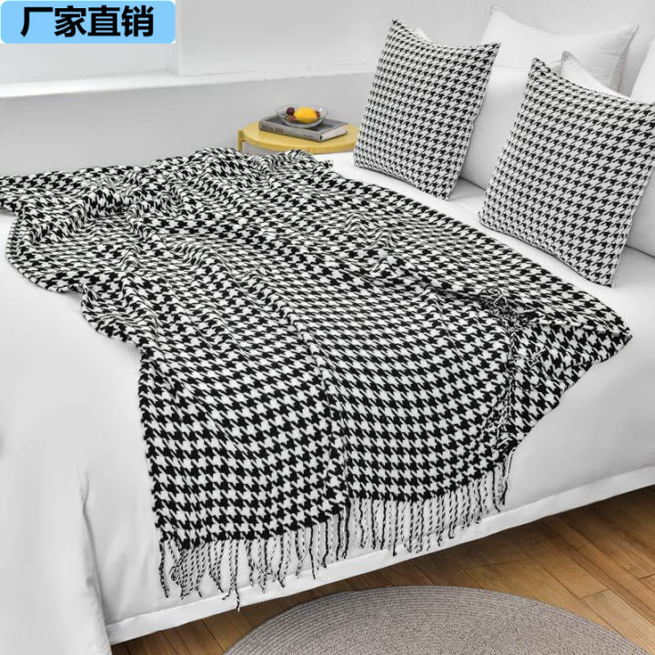 Bed%20&%20Breakfast%20Bed%20Runner%20Apartment%20Bed%20Tail%20Decorative%20Blanket%20Knitted%20Blanket%20American%20Hotel%20Supplies%20Bed%20Blanket%20Hotel%20Bed%20Runner%20Bedspread%20-%20Image%204