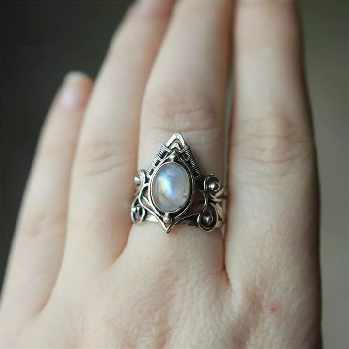 Party%20Ring%20ury%20Geometry%20Statement%20Lady%20Ring%20-%20Image%207