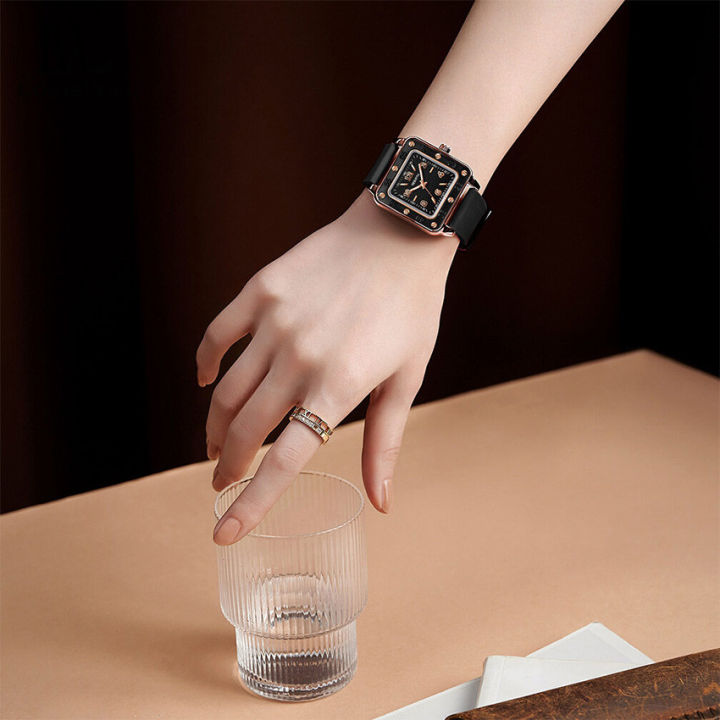 LouisWill%20Women's%20Square%20Watch%20Women's%20Fashion%20Watch%20Waterproof%20Luminous%20Watch%20Silicone%20Tape%20Watch%20Retro%20Quartz%20Watch%20With%20Digital%20Scale%20Ladies%20Watch%20Creative%20Luxury%20Women%20Watch%20-%20Image%209