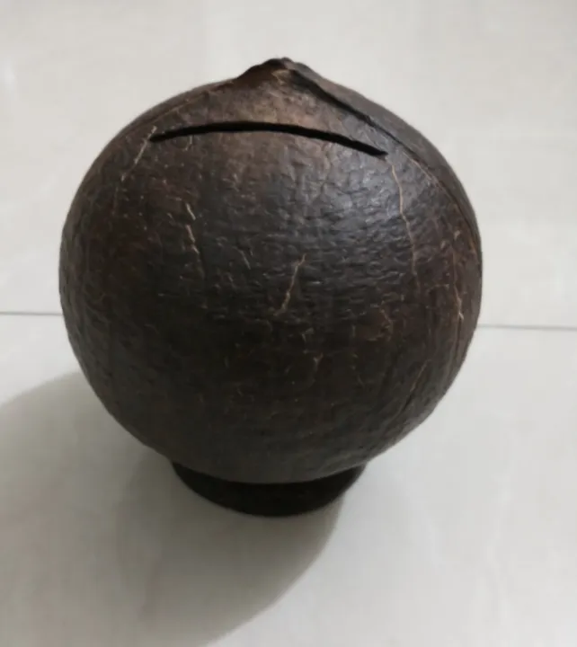 Eco%20Friendly%20Handmade%20Coconut%20Shell%20Made%20Coin%20Bank%20Money%20Saving%20Bank%20Coconut%20She'll%20Bank%20-%20Image%203