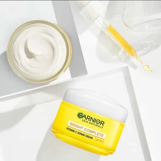 Garnier%20Bright%20Complete%20Vitamin%20C%20Serum%20Cream%20UV%2045gm%20-%20Image%202