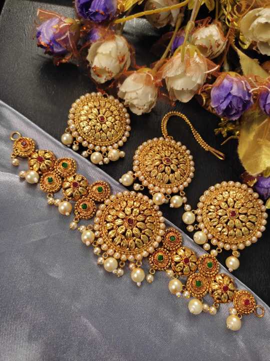 Exclusive%20Design%20Choker%20Set%20-%20Image%205