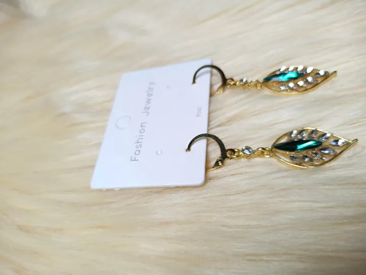 zircon%20green%20leaf%20earrings,%20women's%20light%20luxury,%20earrings%20-%20Image%206
